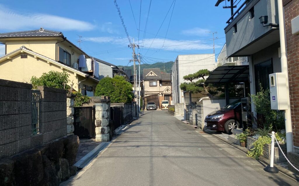 解体費用ゼロで手放せる?大阪のボロ戸建を現金買取する方法