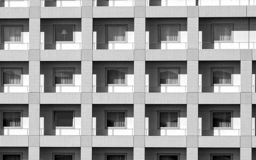 サブリース・自主管理・管理会社委託を数字で比較｜大阪の不動産会社が30年収支シミュレーションで見える本当の差