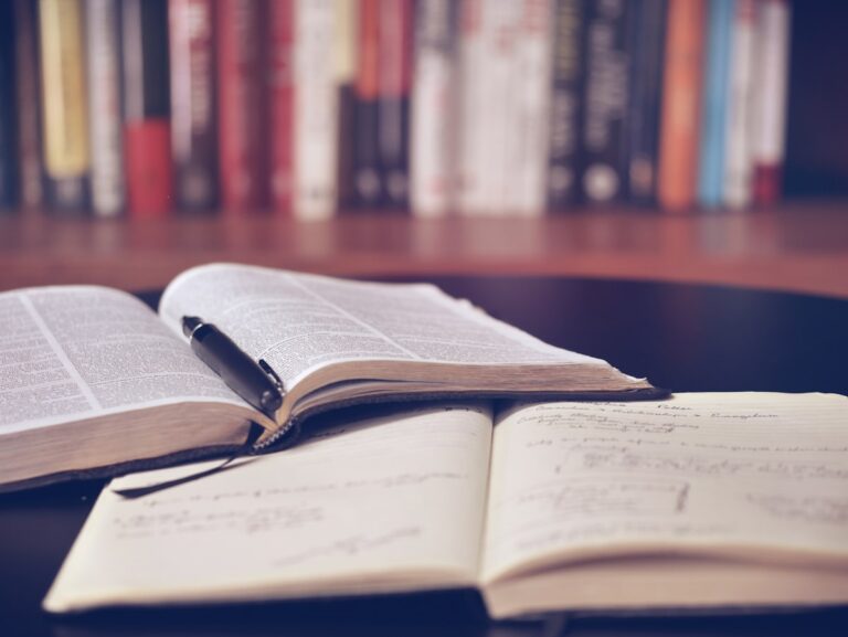 不動産投資の勉強に使う本と文書