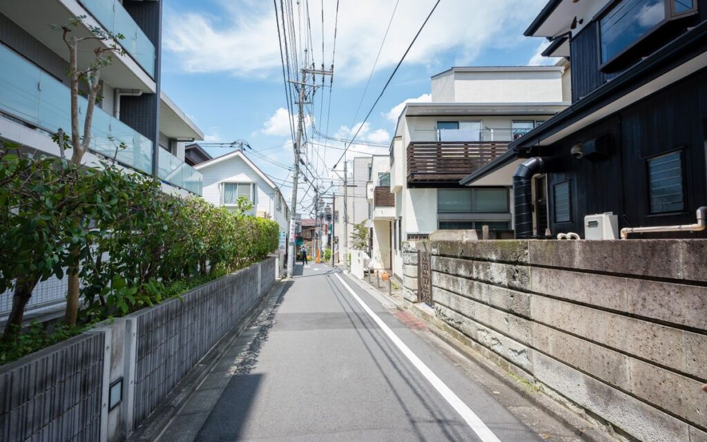 戸建て賃貸が並ぶ住宅街