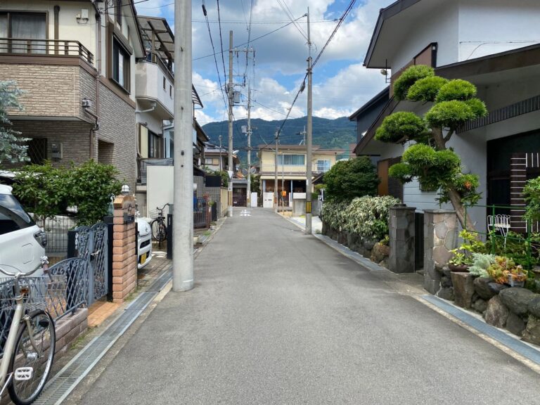 住宅が並ぶ街並み