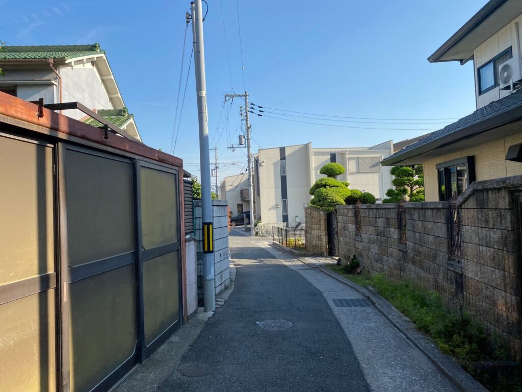 古い平屋が残る通り